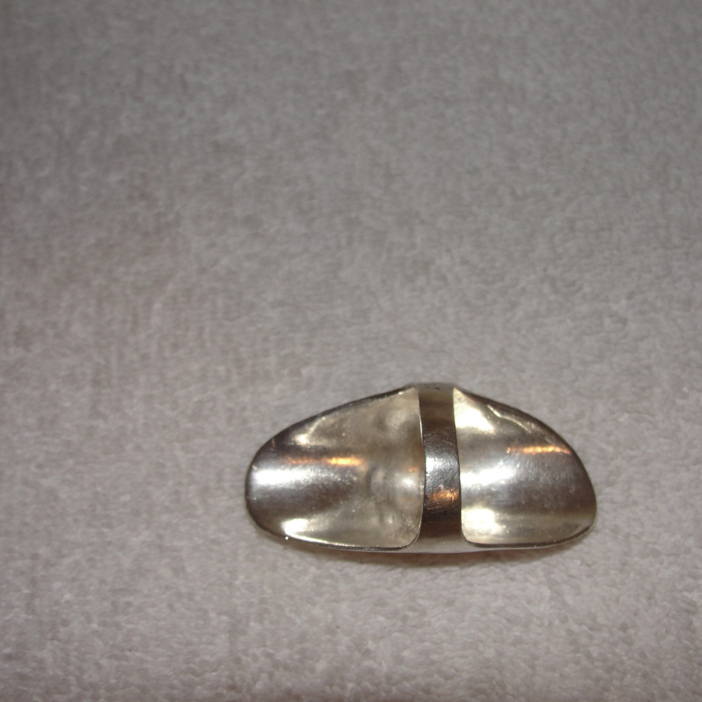 silver ring - Picture 2 of 4